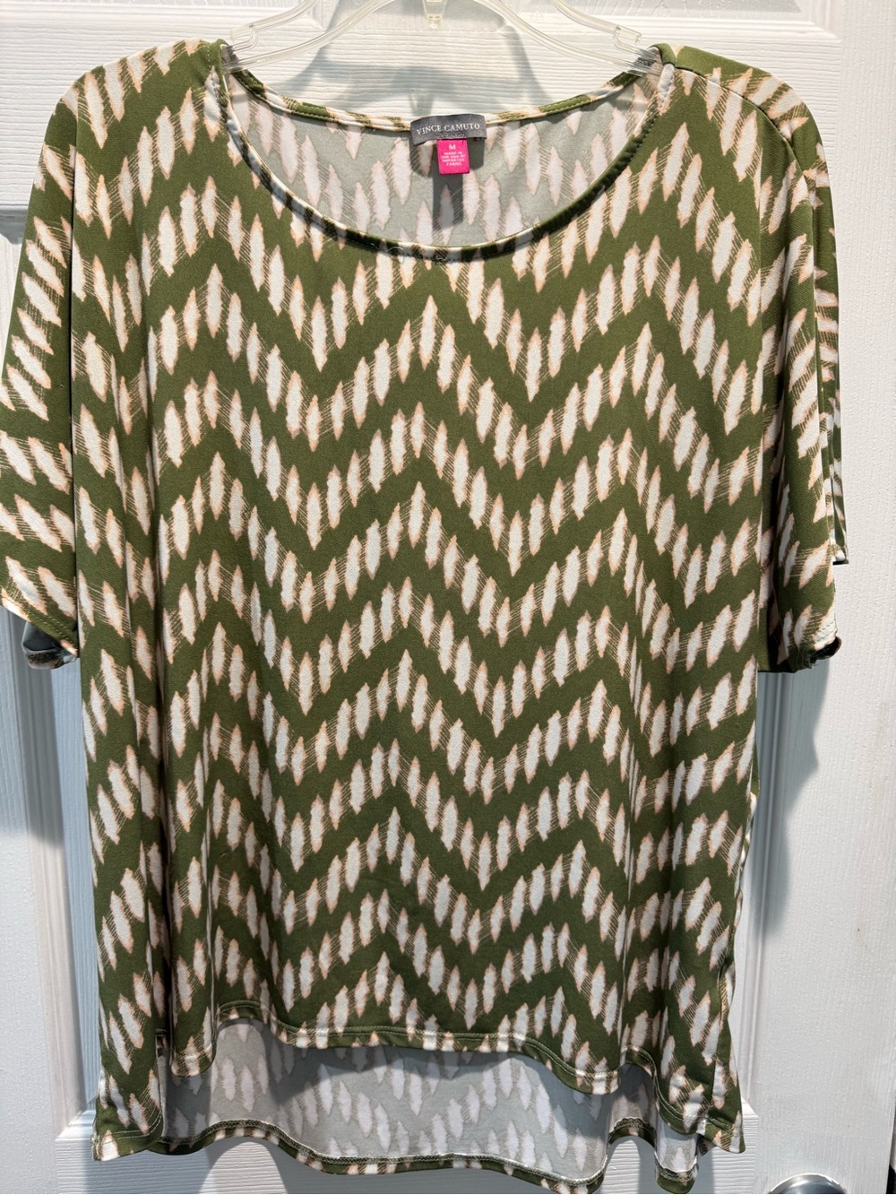 Vince Camuto Olive & Cream Zigzag Short Sleeve Tee